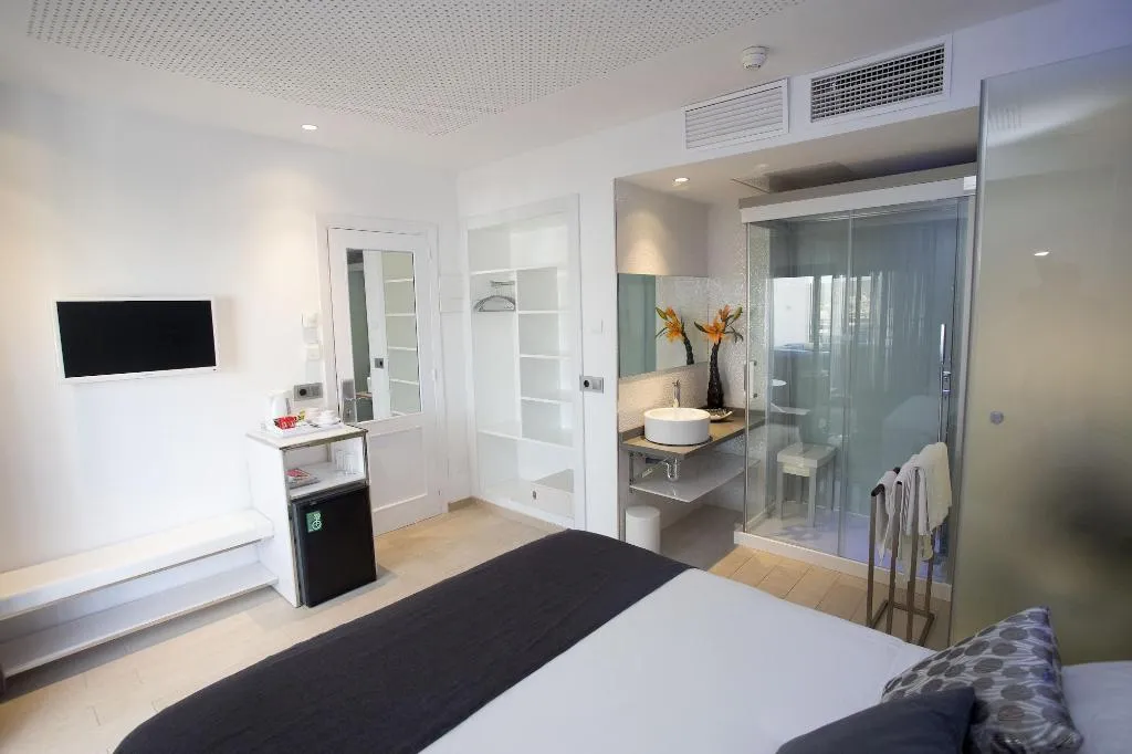 Room, Orosol, Ibiza