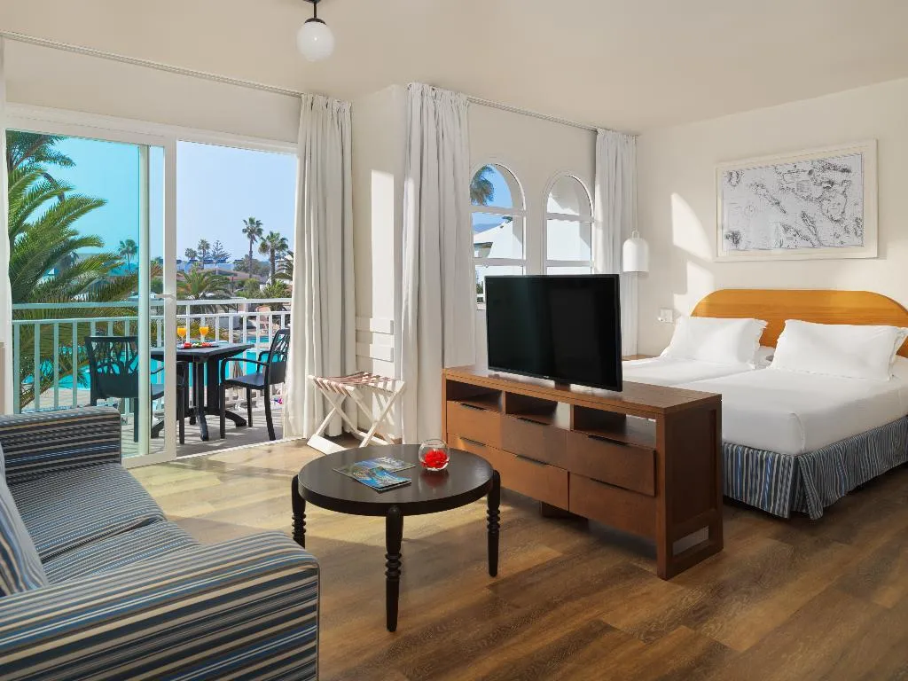 JUNIOR SUITE POOL VIEW Room, H10 Ocean Suites, Fuerteventura