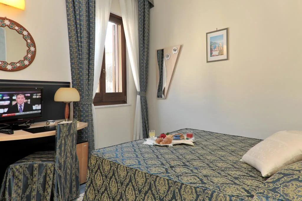 DOUBLE SINGLE USE ECONOMY Room, Hotel Santa Lucia, Naples