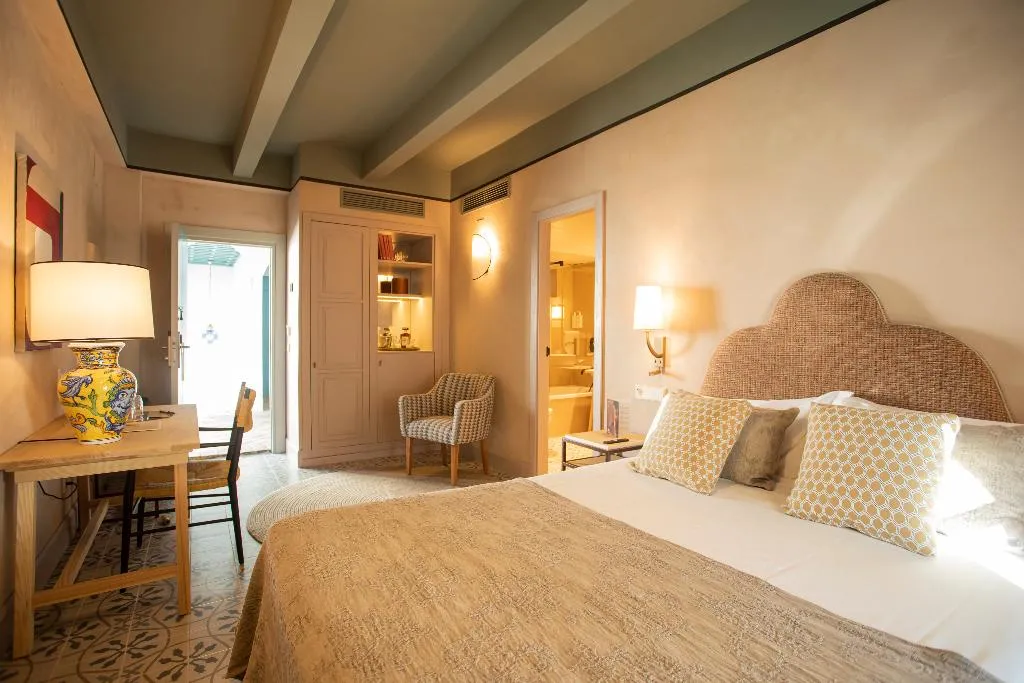 DOUBLE STANDARD Room, Hospes Las Casas del Rey de Baeza,, Seville