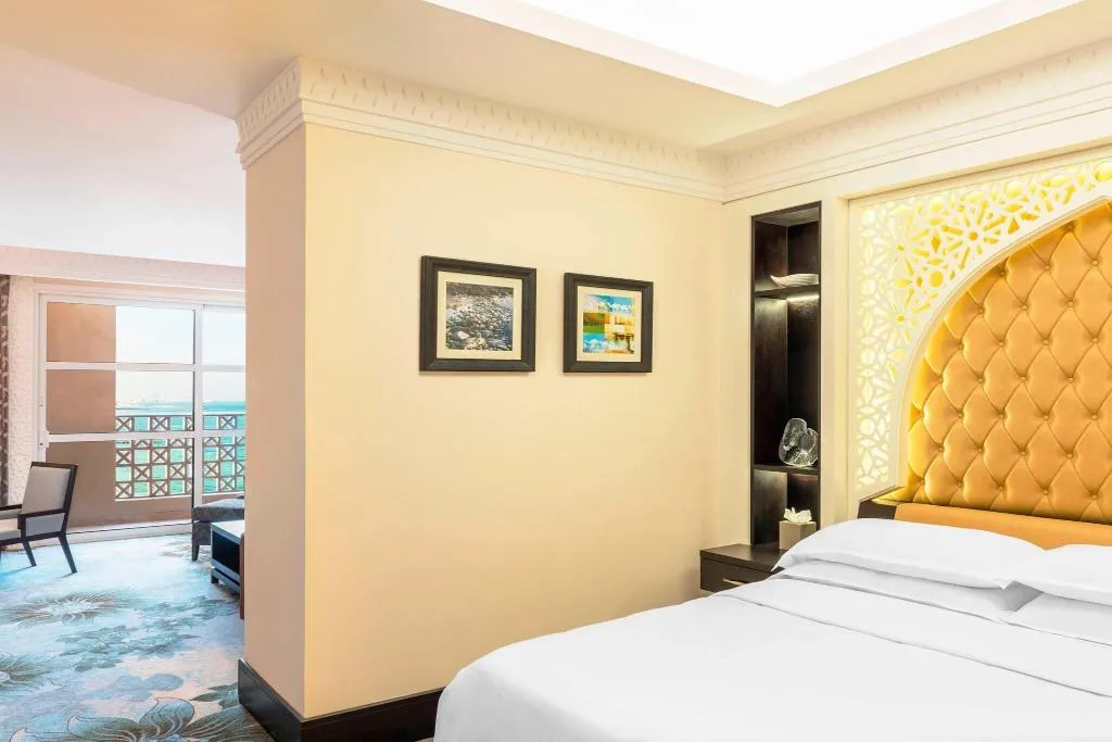 Room, Sheraton Sharjah Beach Resort & Spa, Dubai