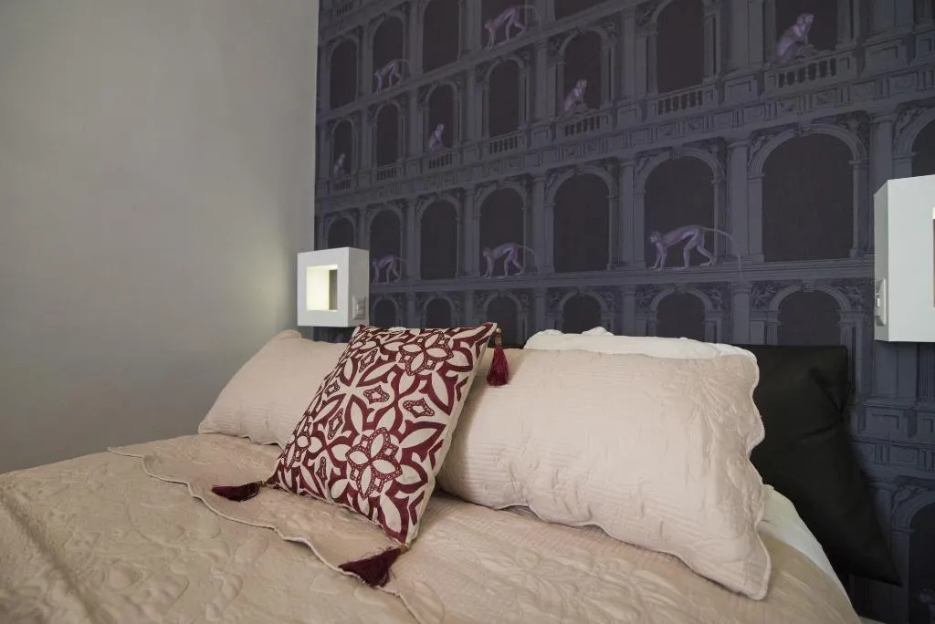 Room, Domus Deorum Deluxe, Naples