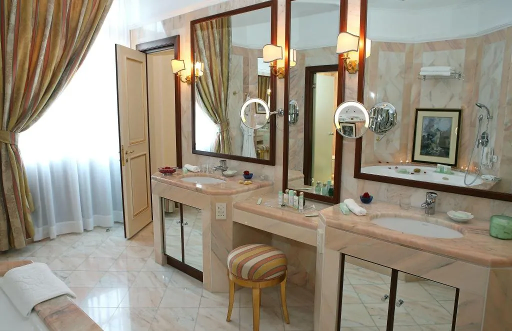 Room, Grande Albergo Delle Rose, Rhodes