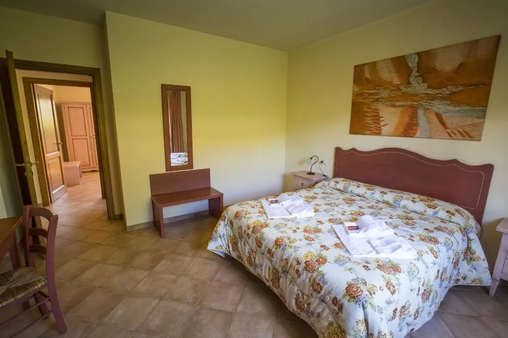 APARTMENT CAPACITY 4 TWO BEDROOMS Room, Terme Di Sorano Residence, Florence