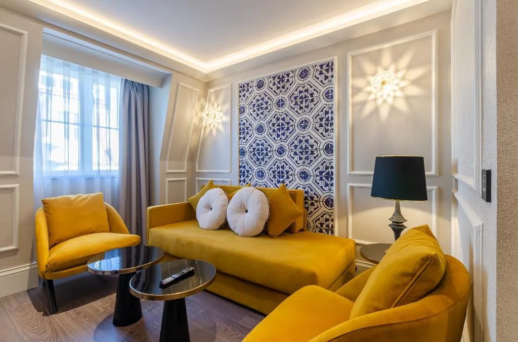 JUNIOR SUITE STANDARD Room, Eurostars Lisboa Baixa, Lisbon