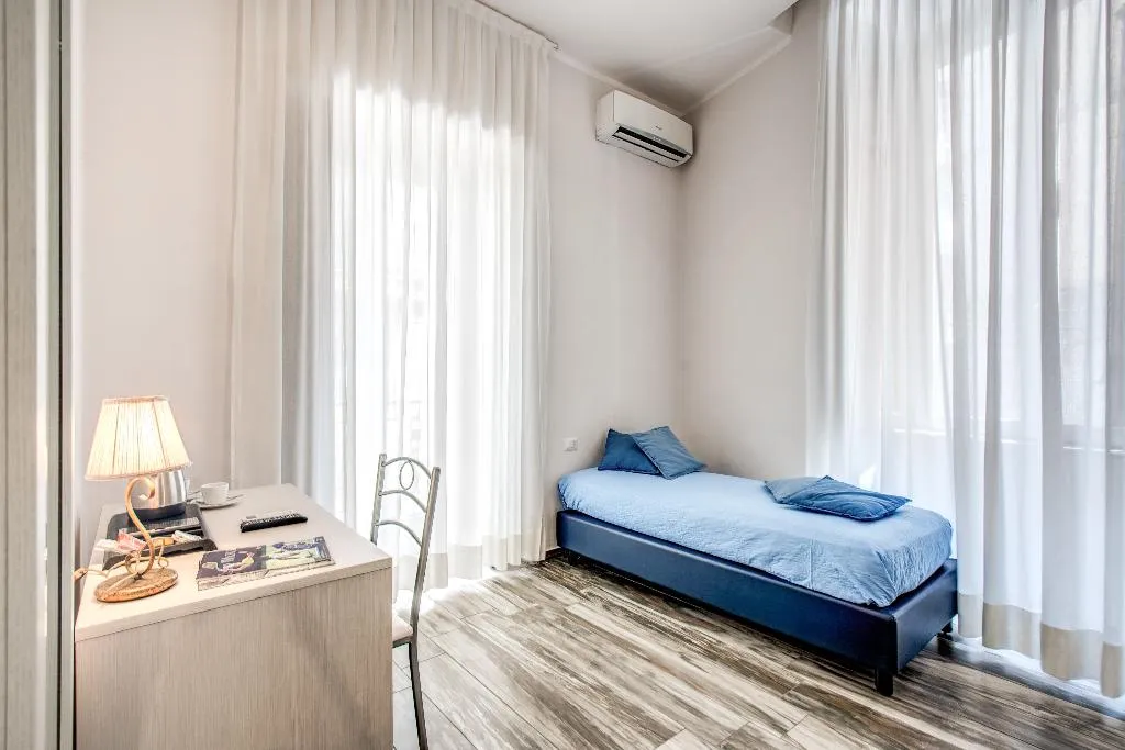 DOUBLE SINGLE USE STANDARD Room, Napoli'S Gold, Naples