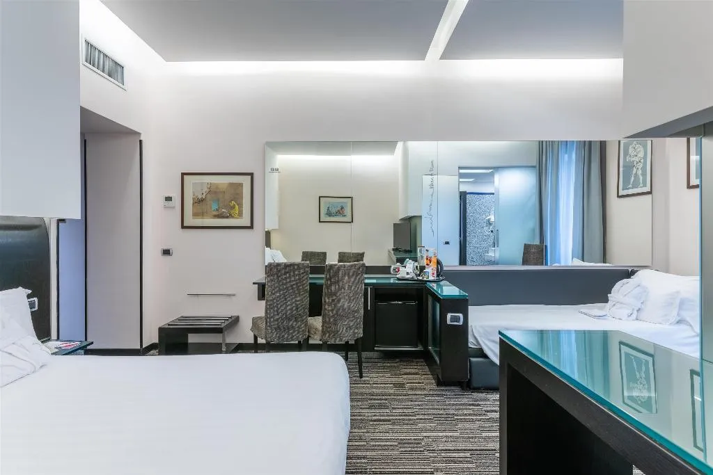 FAMILY ROOM THREE BEDS Room, Best Western Plus Hotel Universo, Rome