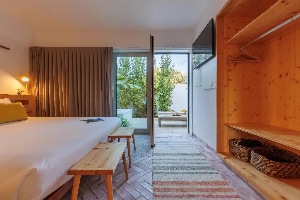 APARTMENT DELUXE ONE BED Room, Laranjal Farm House, Algarve