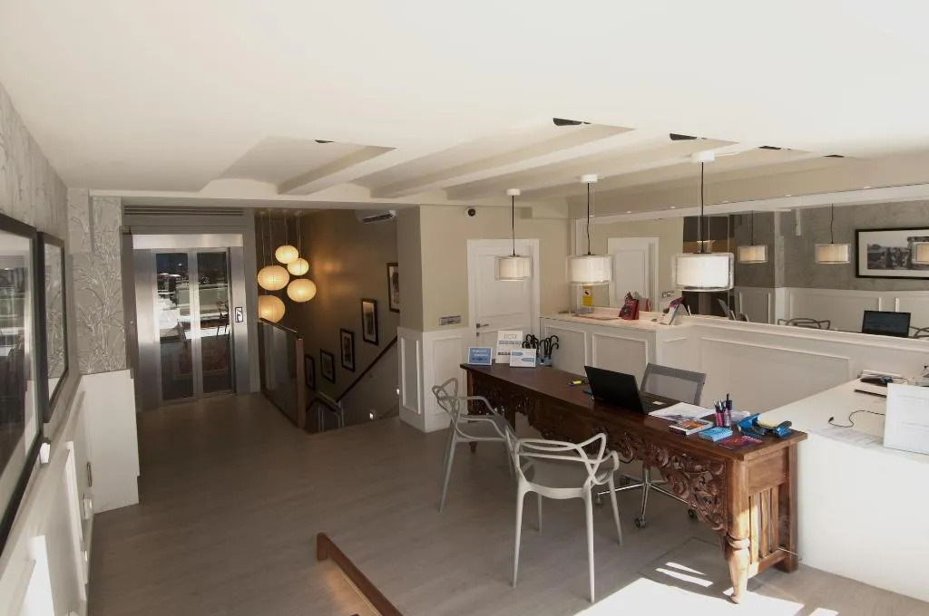 Lobby, Serennia Exclusive Rooms, Barcelona