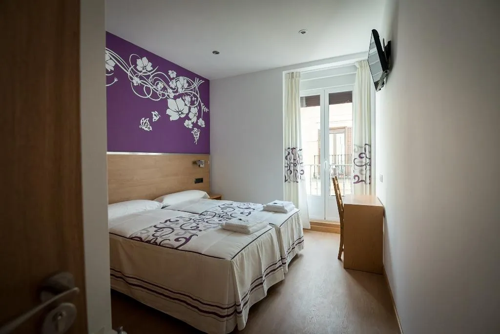 TWIN STANDARD Room, Hostal Carracedo, Madrid