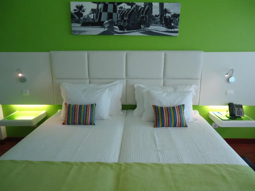 SINGLE CLASSIC Room, Aquashow Park Hotel, Algarve