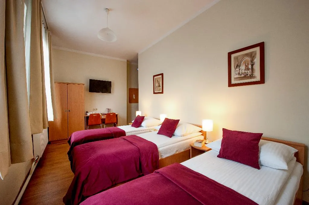 QUADRUPLE STANDARD Room, Maly Kraków Aparthotel, Krakow