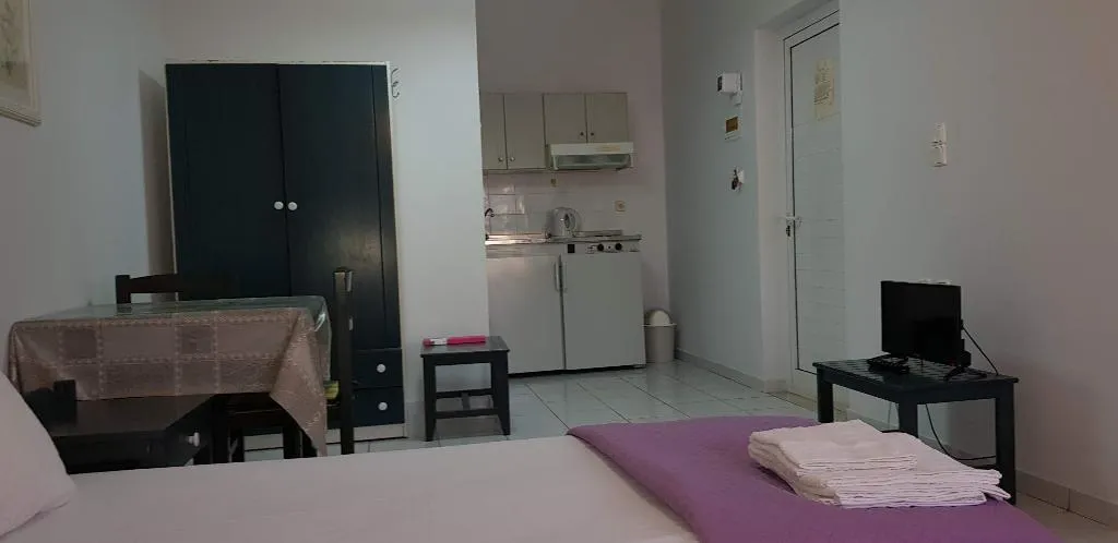 STUDIO WITH BALCONY Room, Zinovia Apartments, Crete