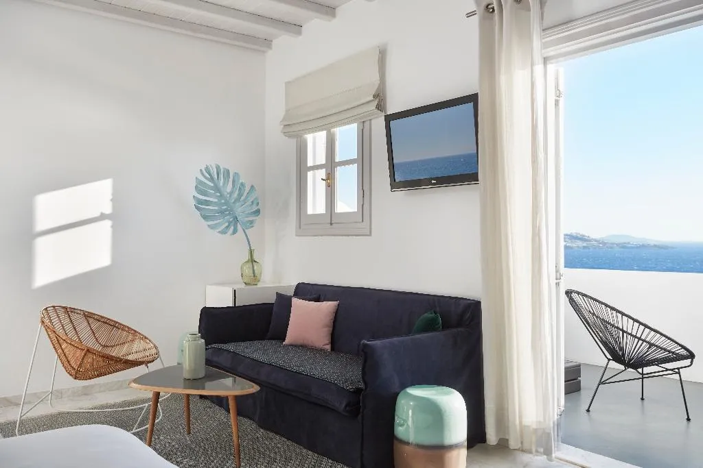 SUITE DELUXE WITH JACUZZI Room, Kouros Hotel & Suites, Mykonos
