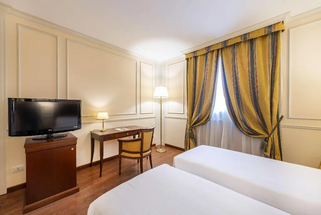 TWIN CLASSIC Room, The Regency, Sure Hotel Collection by Best Western, Milan
