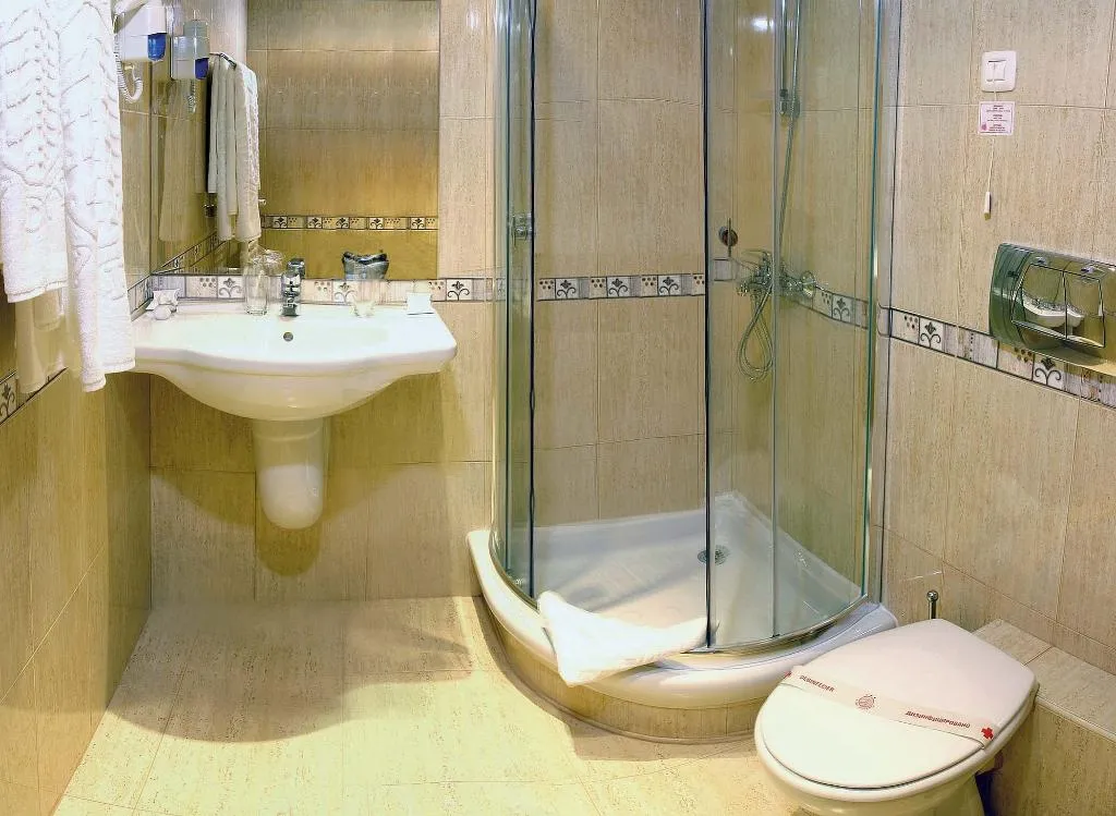 Room, Divesta, Varna