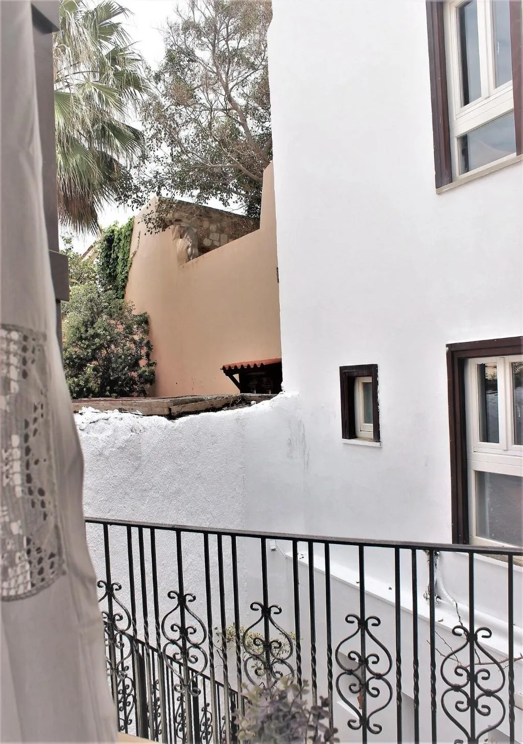 Lobby, Bozzali, Crete