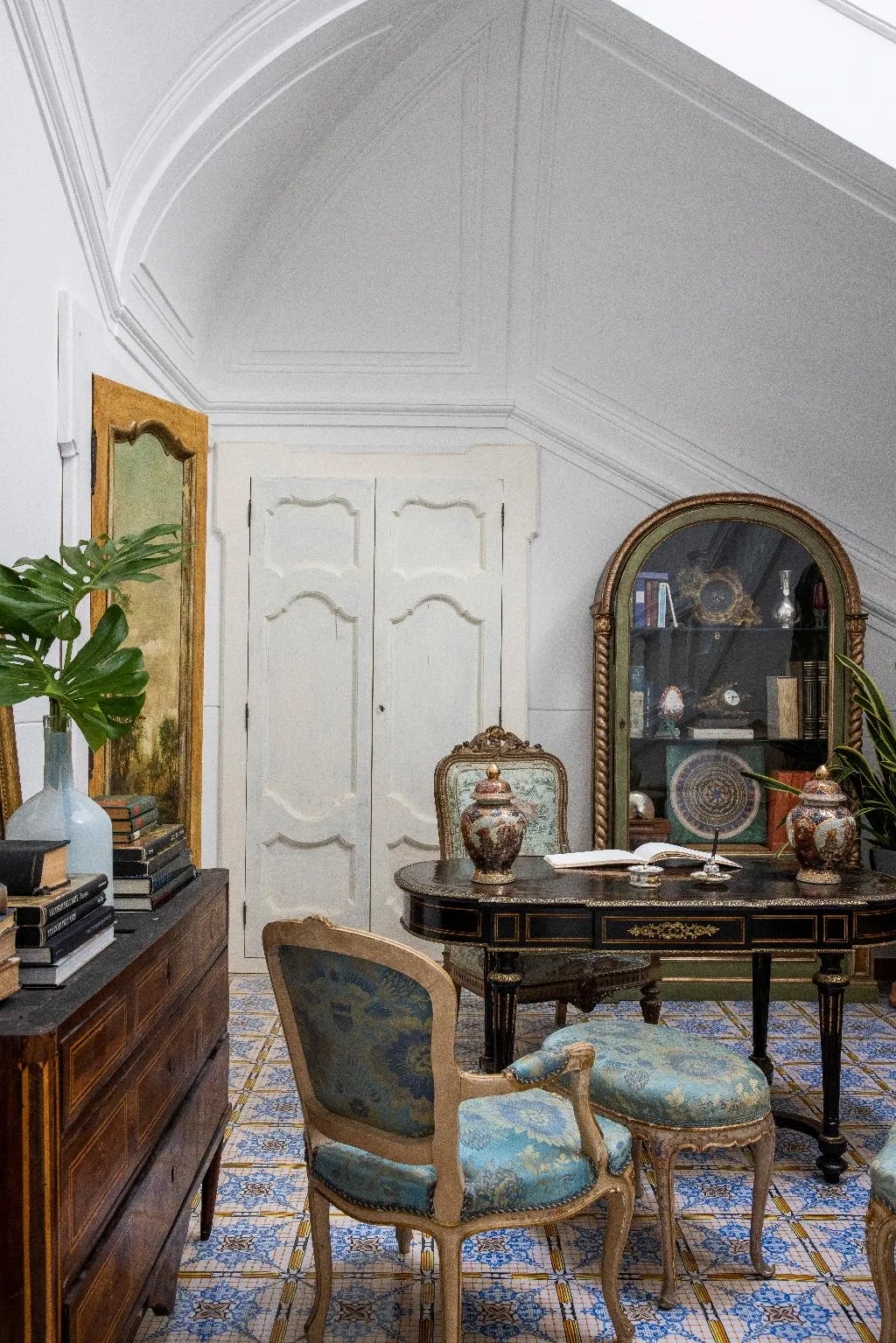 Lobby, Villa De Cillis Carafa, Naples