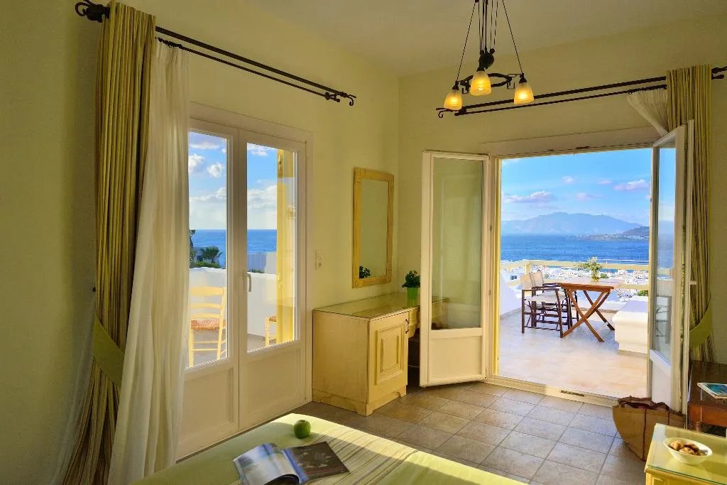 Double or Twin SUPERIOR WITH AIR CONDITIONING Room, Pelican, Mykonos