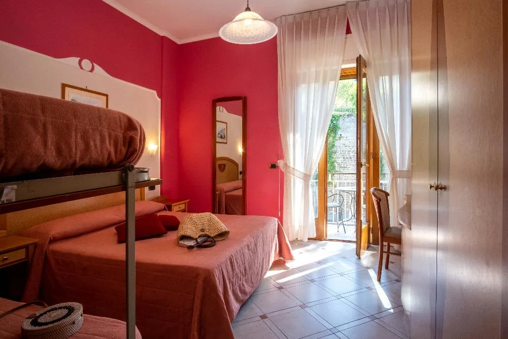 Room, Hotel Savoia, Naples