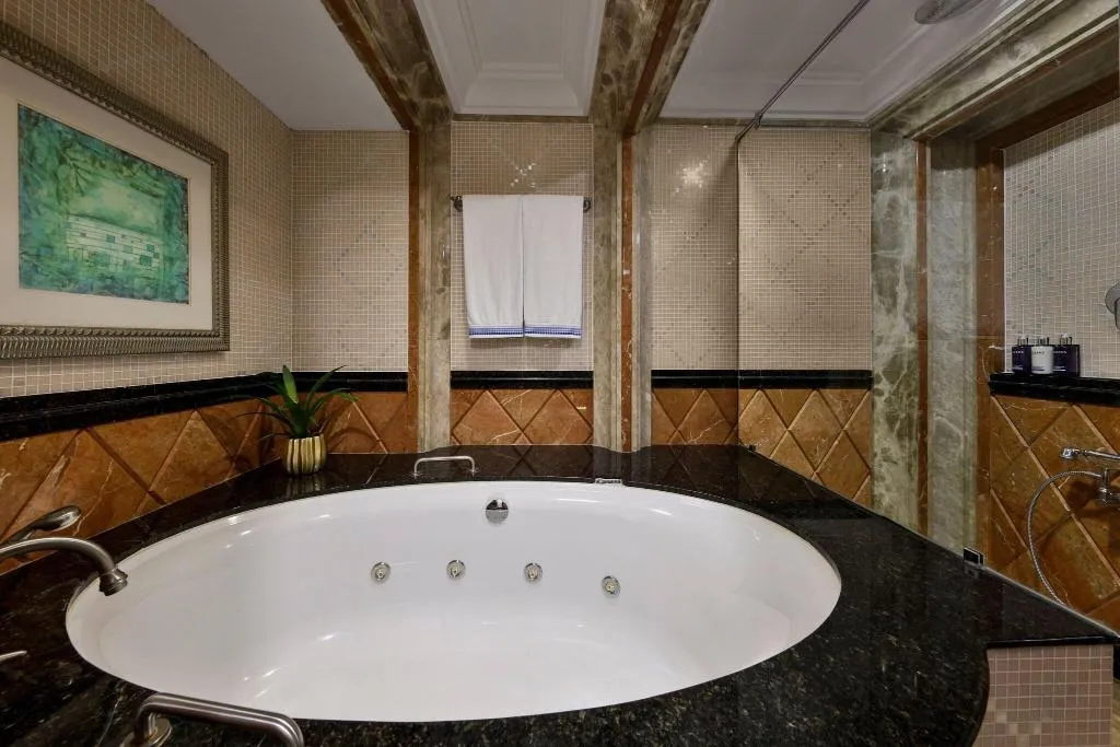 Room, Habtoor Grand Resort, Autograph Collection, Dubai