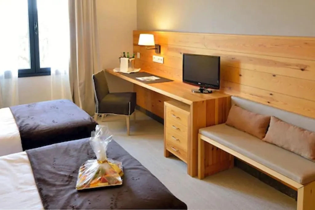 Room, Montanya Hotel & Lodge, Costa Brava