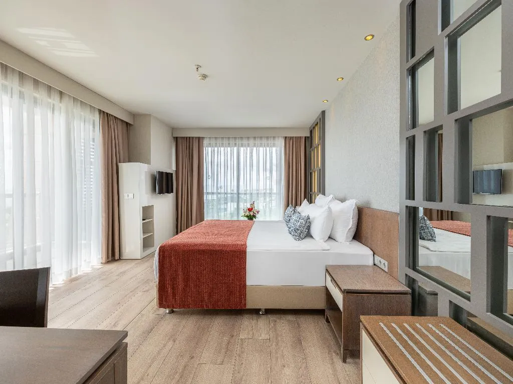 DOUBLE WITH JACUZZI Room, Sherwood Dreams Resort, Antalya