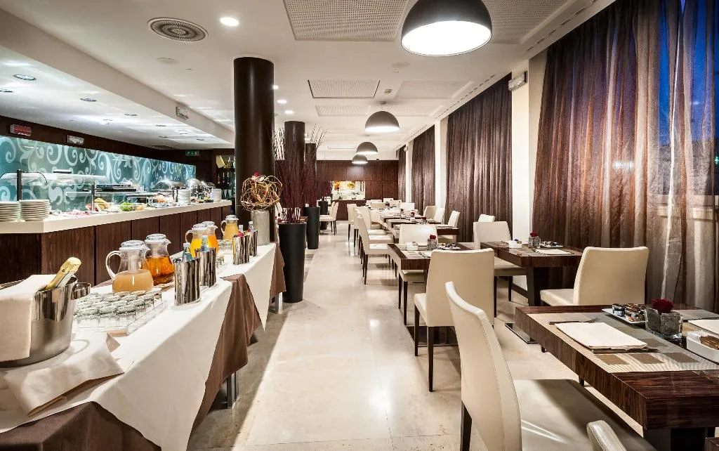 Restaurant, Crowne Plaza Milan City, Milan