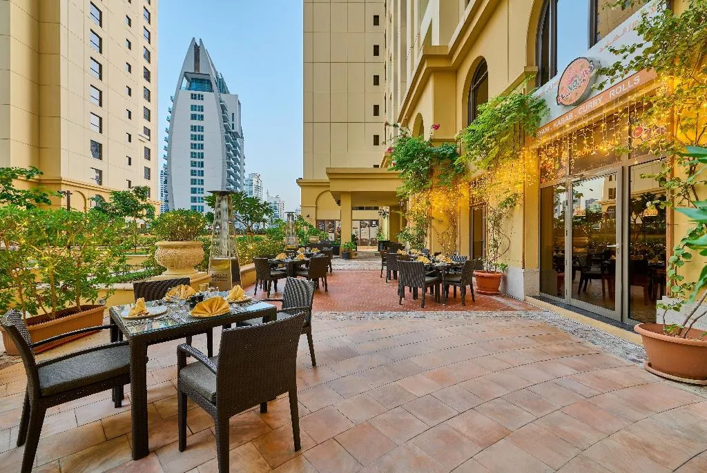 Restaurant, Ramada Hotel & Suites by Wyndham JBR, Dubai