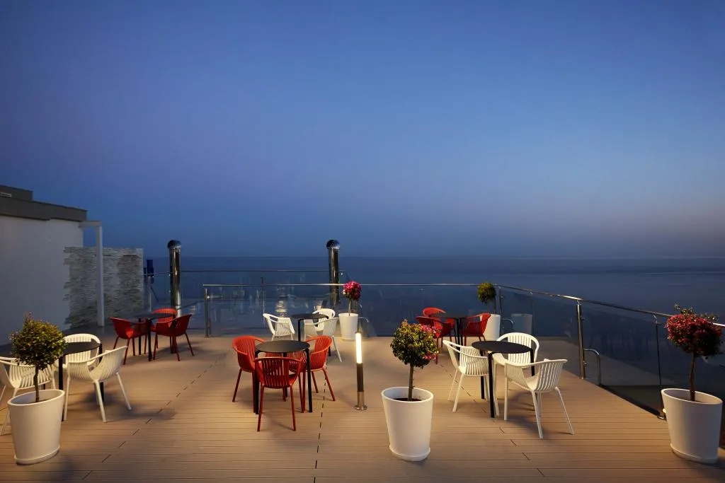 Terrace, Hotel Las Arenas Affiliated by Meliá, Costa Del Sol