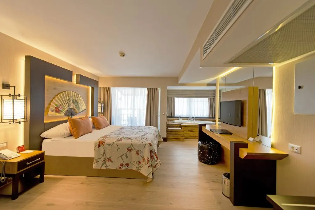 FAMILY ROOM STANDARD Room, Limak Lara De Luxe Hotel & Resort, Antalya