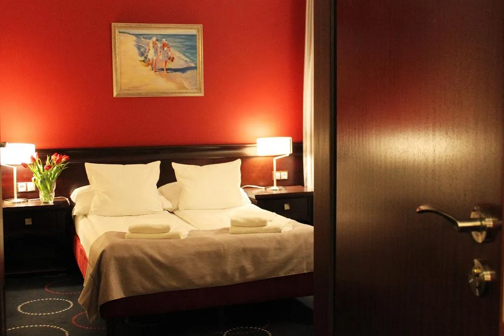 DOUBLE STANDARD Room, Admiral, Gdansk