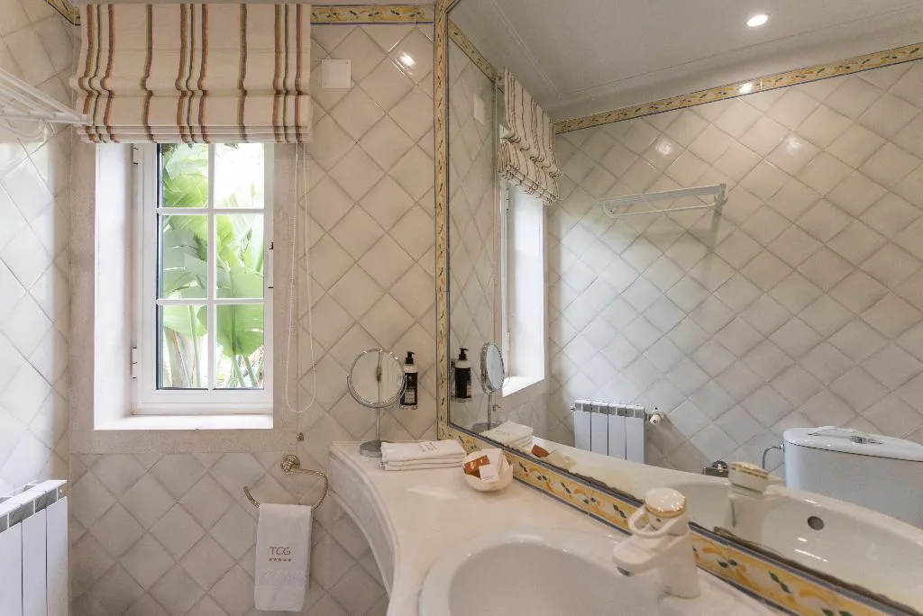 JUNIOR SUITE STANDARD Room, The Charm of Cascais, Lisbon