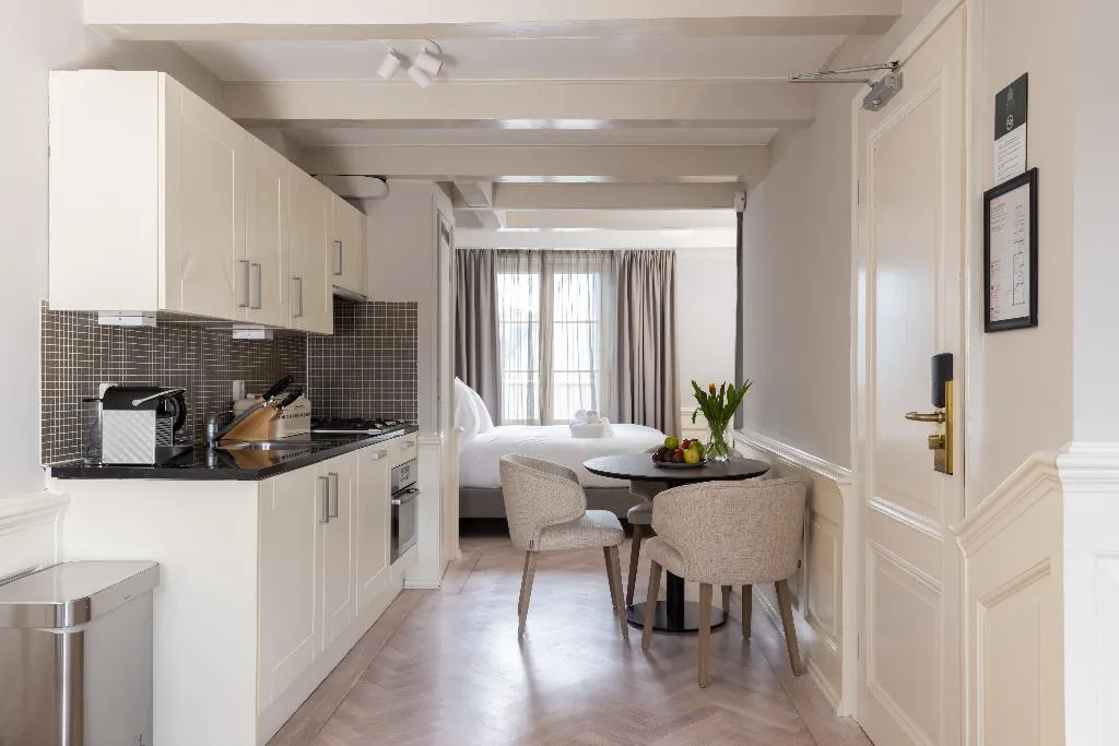 APARTMENT CITY VIEW Room, Amsterdam Canal Suites, Amsterdam