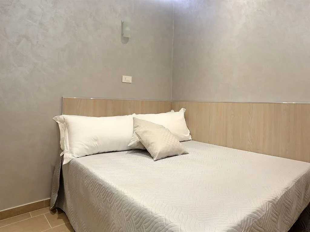 Room, Adorasuite 2, Naples
