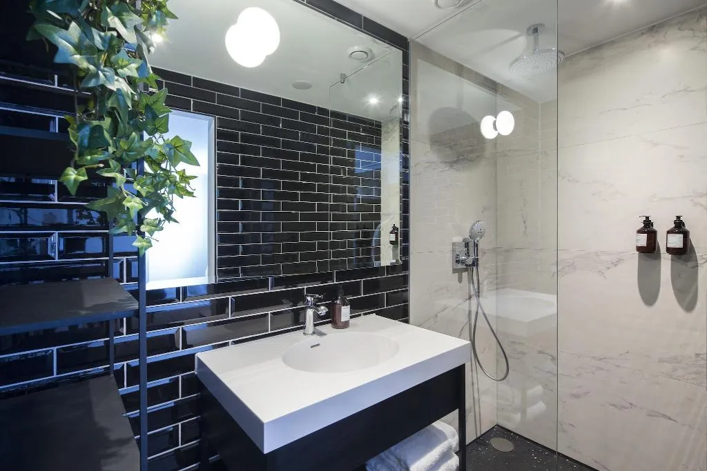 DOUBLE DELUXE Room, The Highland House, Amsterdam