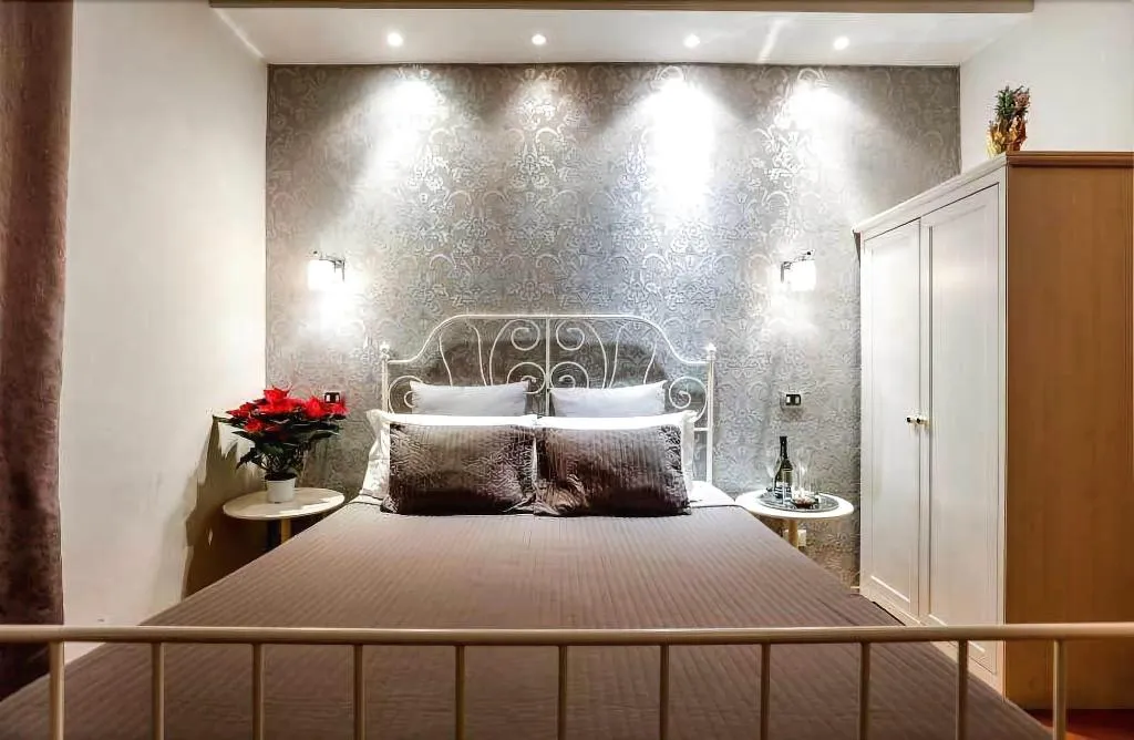 Room, Vanella Rome Domus, Naples