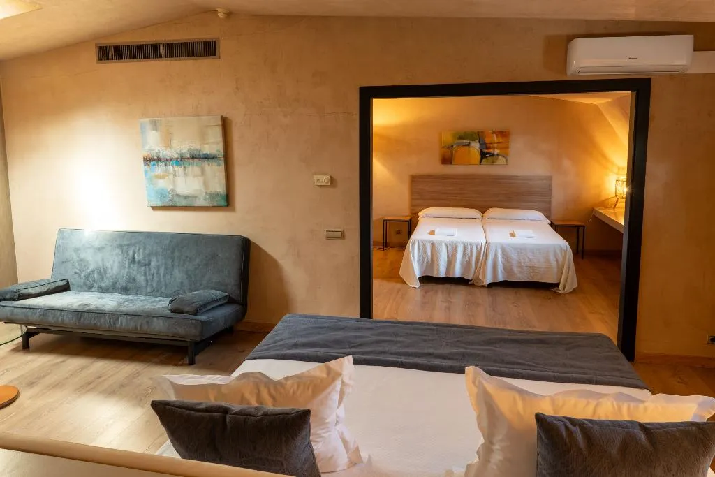 FAMILY ROOM STANDARD Room, Xalet del Golf, Barcelona