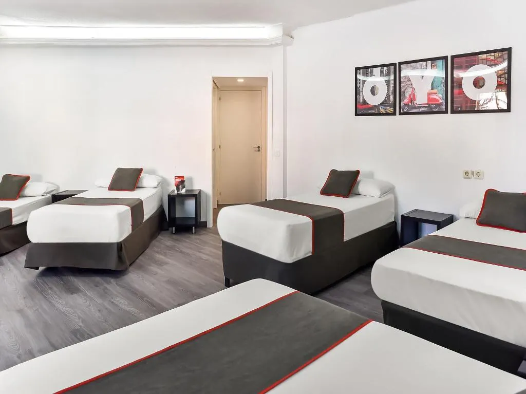 FAMILY ROOM STANDARD Room, Hello Feria, Madrid