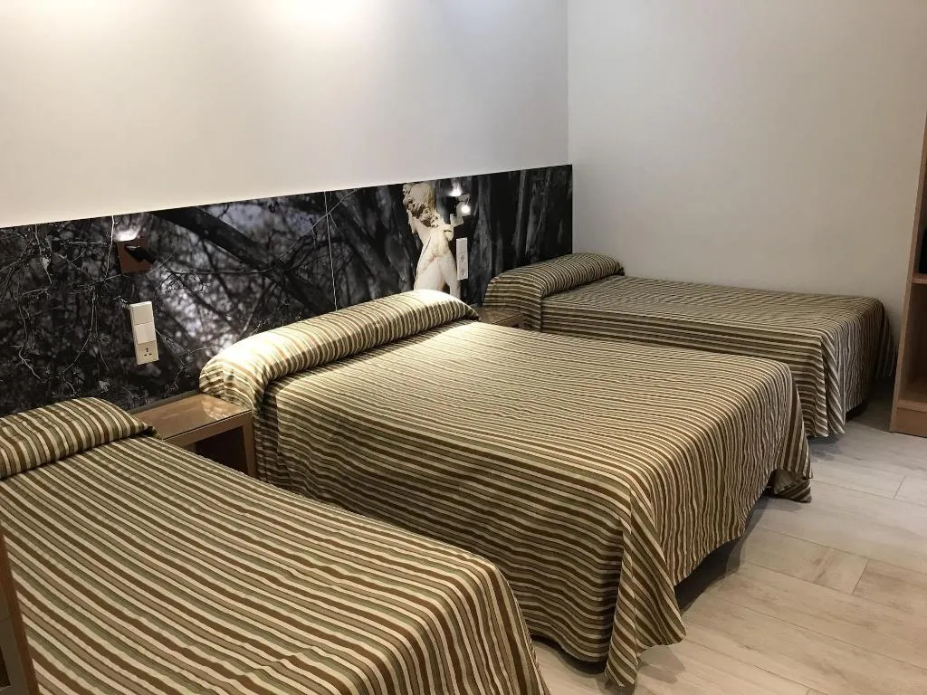 Room, Hostal Cervelo, Madrid