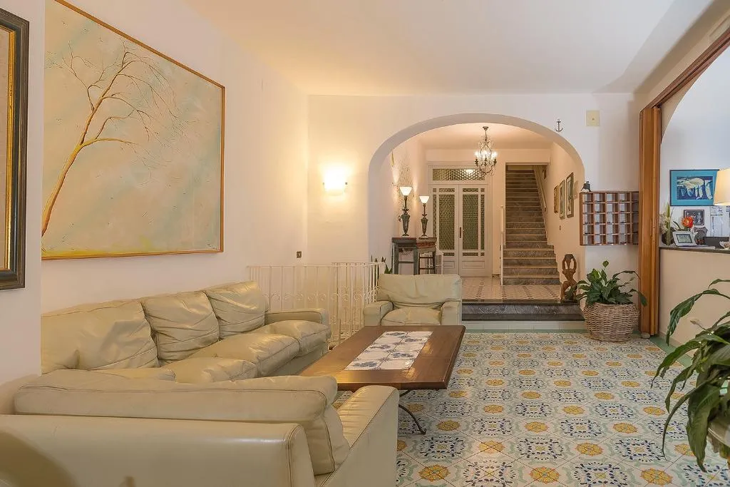 Lobby, Villa Maria, Naples