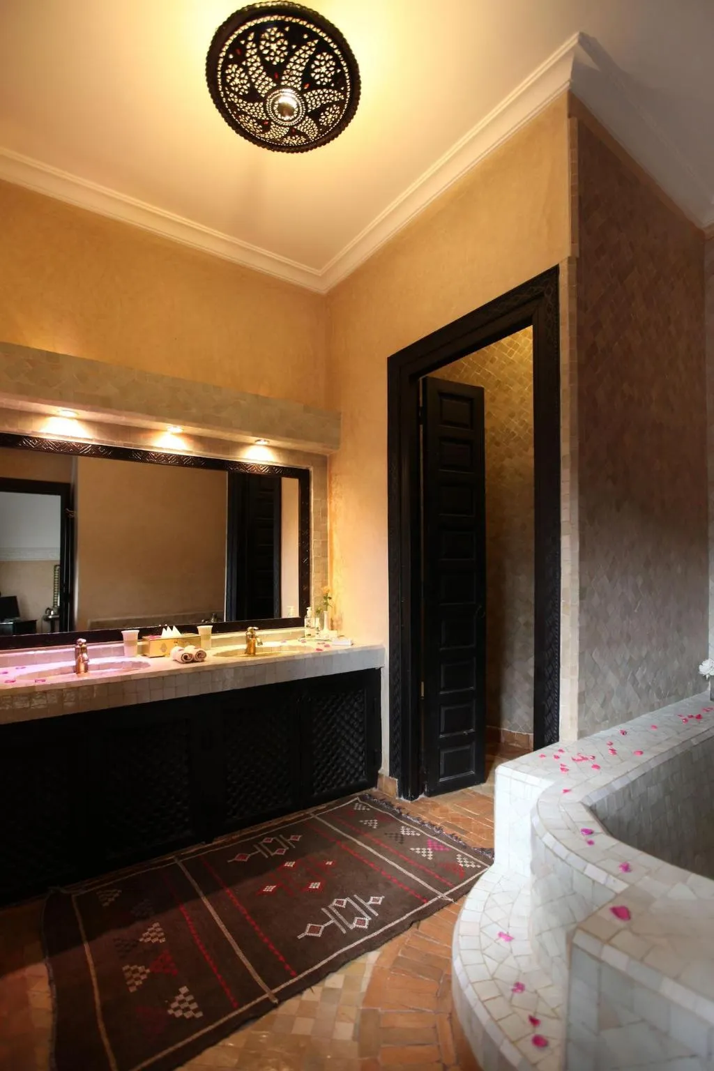 Double or Twin SUPERIOR KING BED Room, Riad Monceau, Marrakech