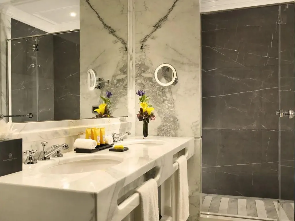 JUNIOR SUITE DELUXE Room, Splendide Royal Rome, Rome