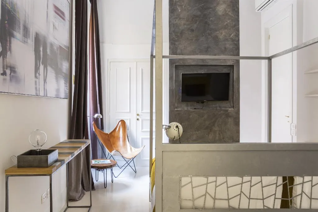 DOUBLE DELUXE Room, Piazza Di Spagna 9, Rome