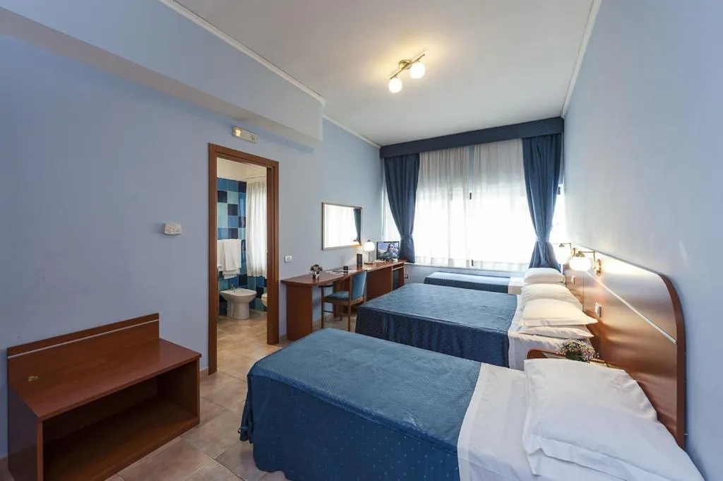 QUADRUPLE STANDARD Room, Millennium Gold, Naples