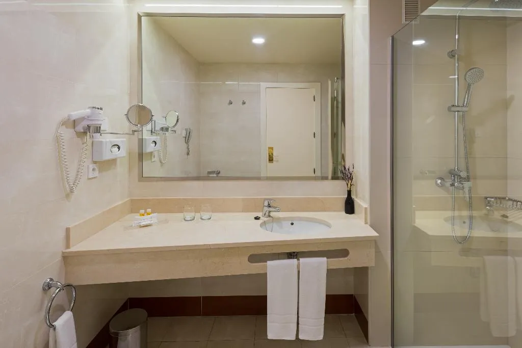 TRIPLE STANDARD Room, Elba Madrid Alcalá, Madrid