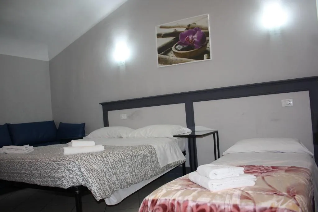 Room, Fanti Rooms, Naples