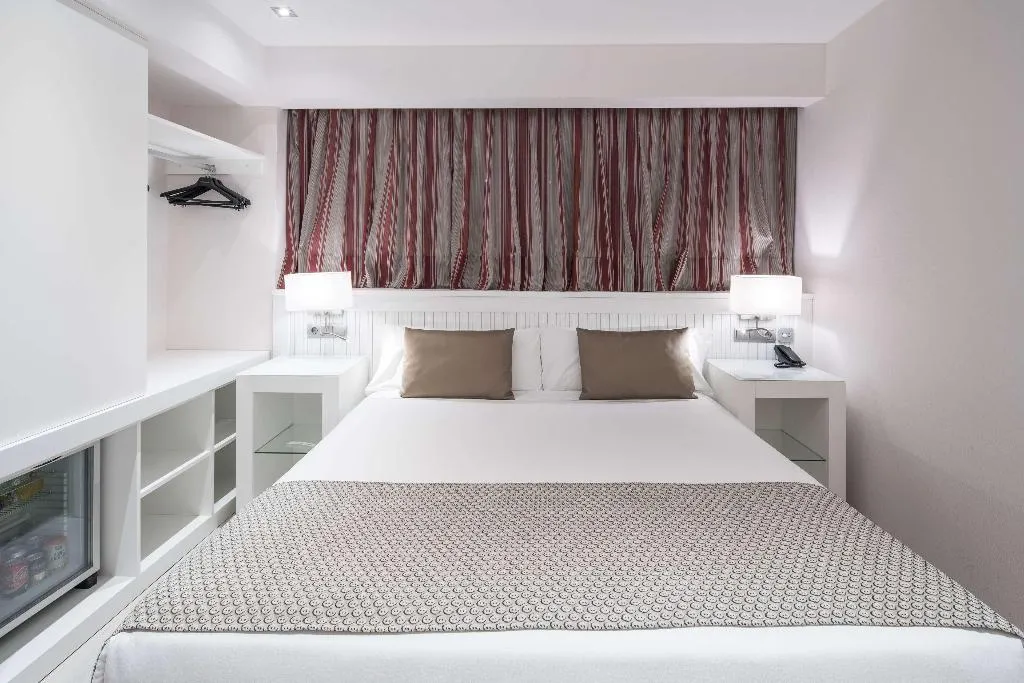 Room, Catalonia Roma, Barcelona