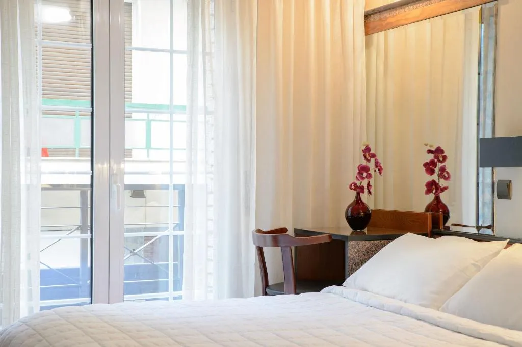 Room, Victory Inn, Athens