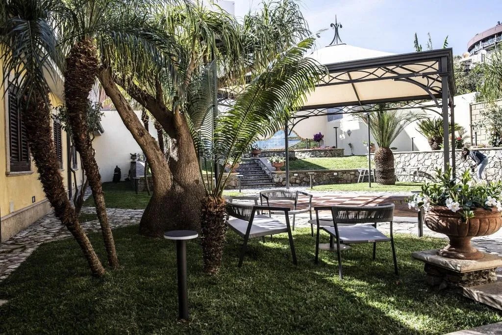 Terrace, Garibaldi, Catania